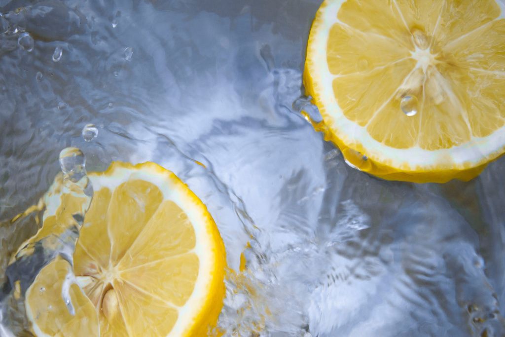 Лимон в воде.jpg
